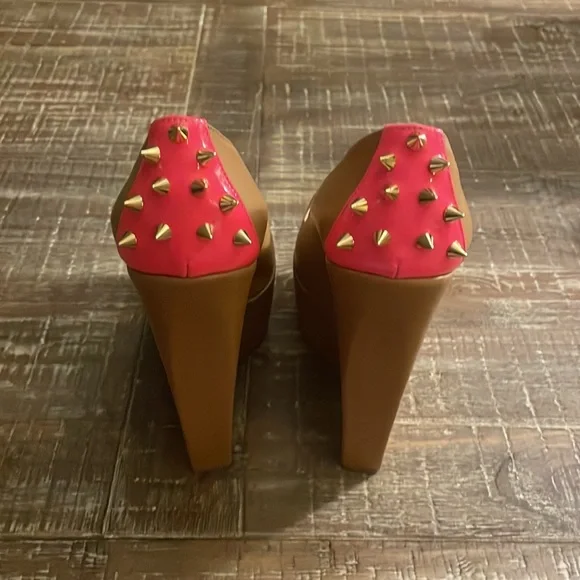 Fabulous Ruthie Davis open toe platform wedges.  Sz 40 - Picture 3 of 5